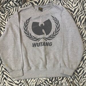 Gray Wutang sweatshirt